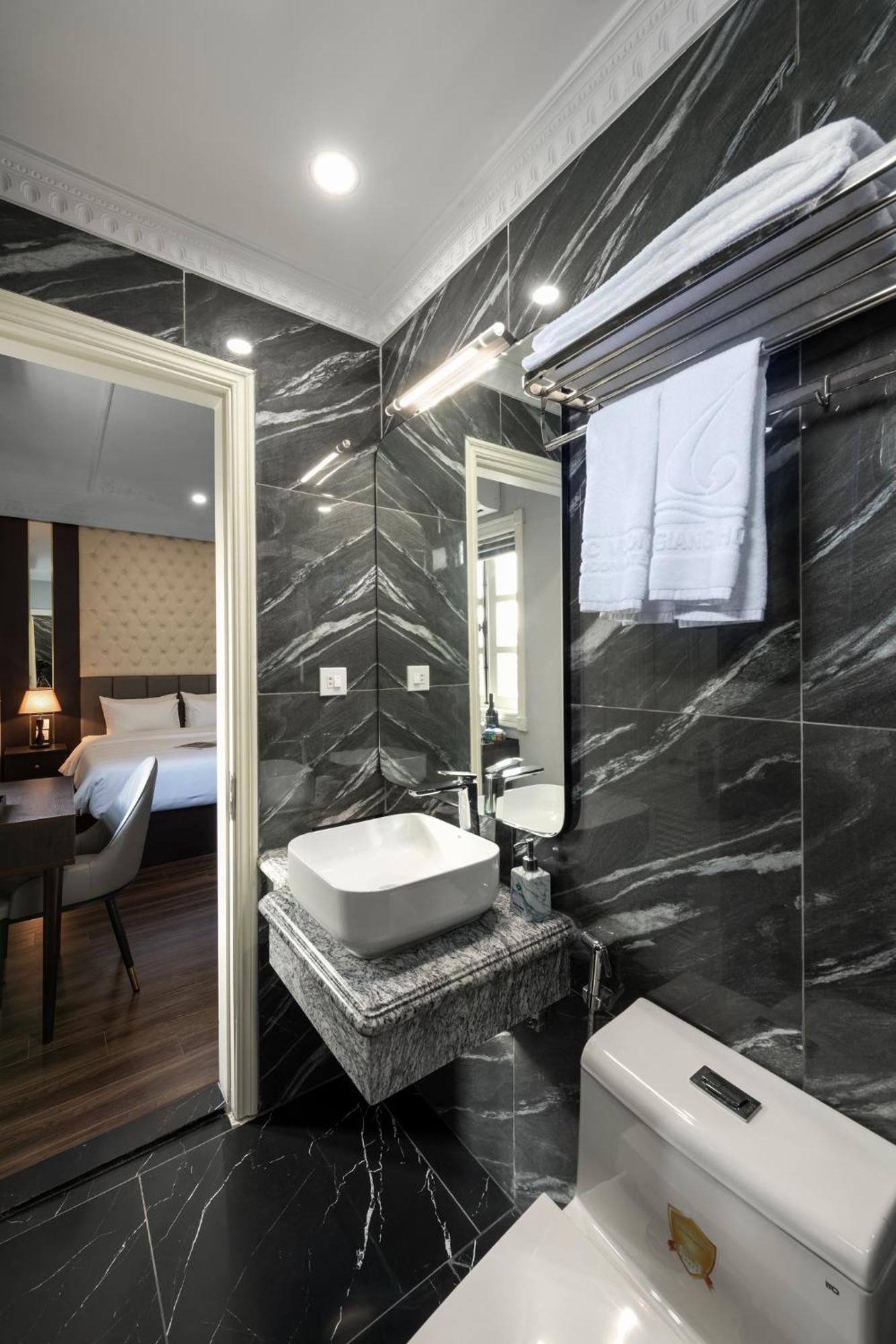Avani Central Hanoi Hotel Exterior photo
